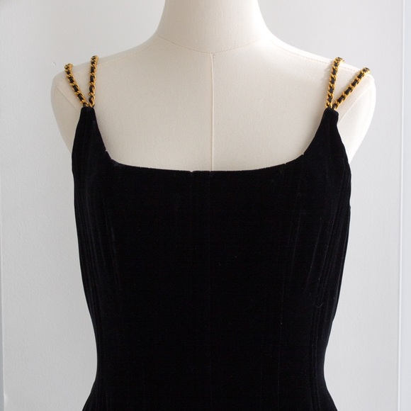 Chanel Vintage F/W 1993 Black Velvet Gold Chain Strap Corset 93A Dress - Picture 4 of 12